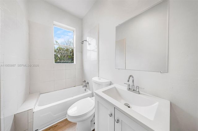 1648 NW 33rd St, Miami, FL 33142