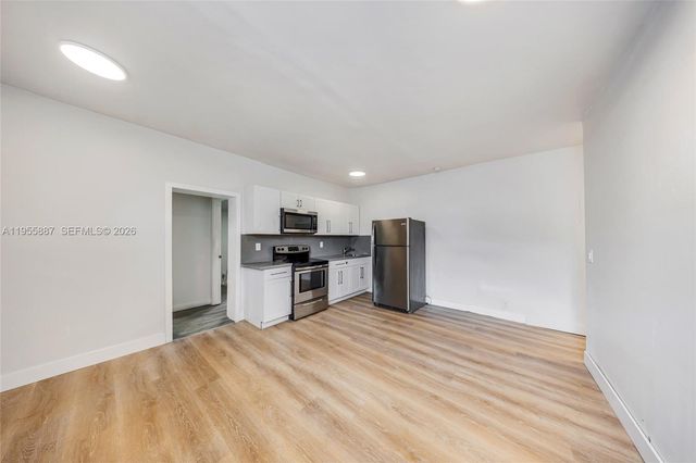 1648 NW 33rd St, Miami, FL 33142