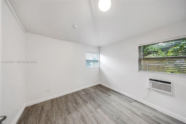 1648 NW 33rd St, Miami, FL 33142