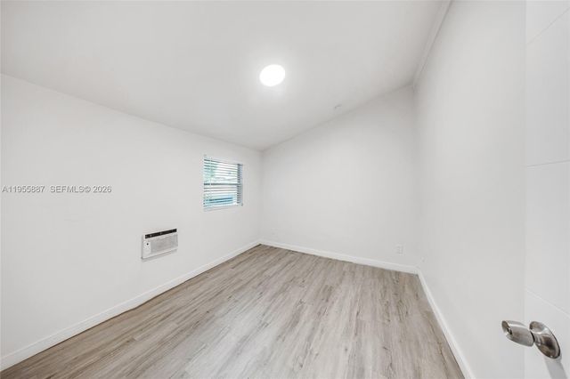 1648 NW 33rd St, Miami, FL 33142