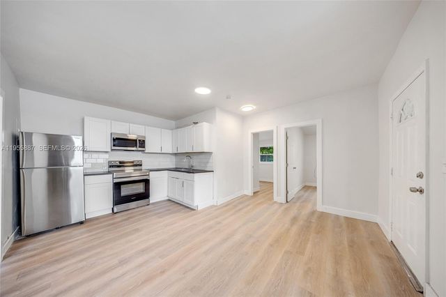 1648 NW 33rd St, Miami, FL 33142