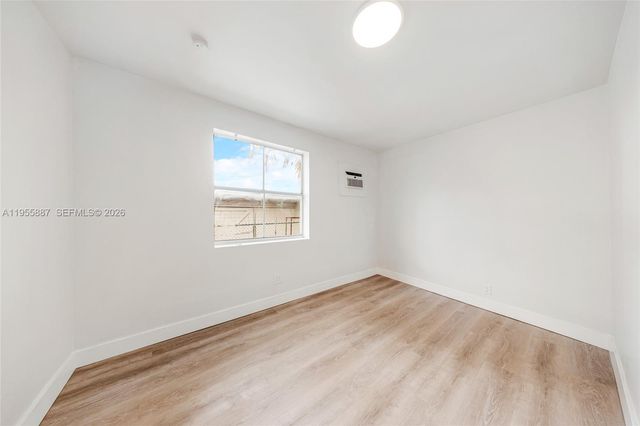 1648 NW 33rd St, Miami, FL 33142