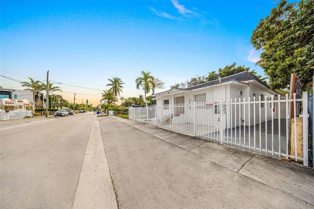 1648 NW 33rd St, Miami, FL 33142