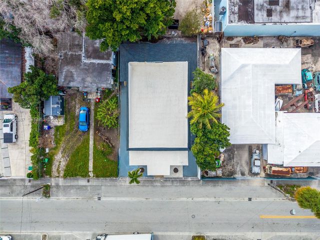 1648 NW 33rd St, Miami, FL 33142