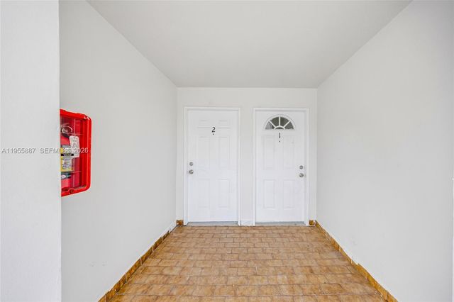 1648 NW 33rd St, Miami, FL 33142