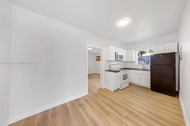 1648 NW 33rd St, Miami, FL 33142