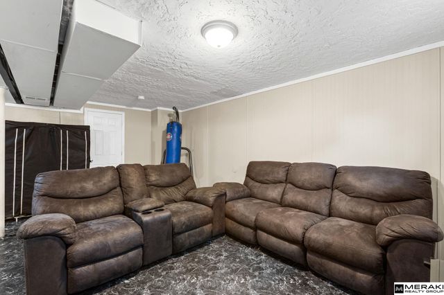 8205 Walnut Lane, Omaha, NE 68127