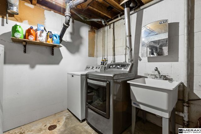 8205 Walnut Lane, Omaha, NE 68127