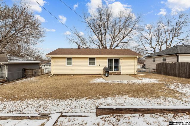 8205 Walnut Lane, Omaha, NE 68127