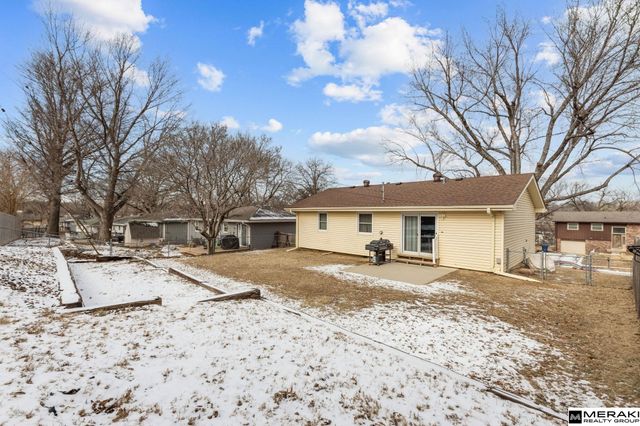 8205 Walnut Lane, Omaha, NE 68127