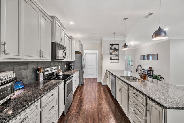 4851 Colonial AVE, Roanoke, VA 24018