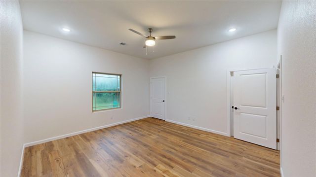 21665 County Road 3749d, Cleveland, TX 77327