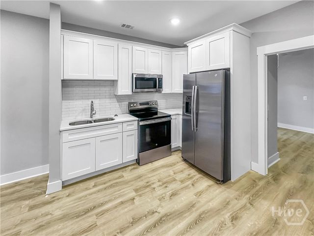 316 W 40th Street E, Savannah, GA 31401