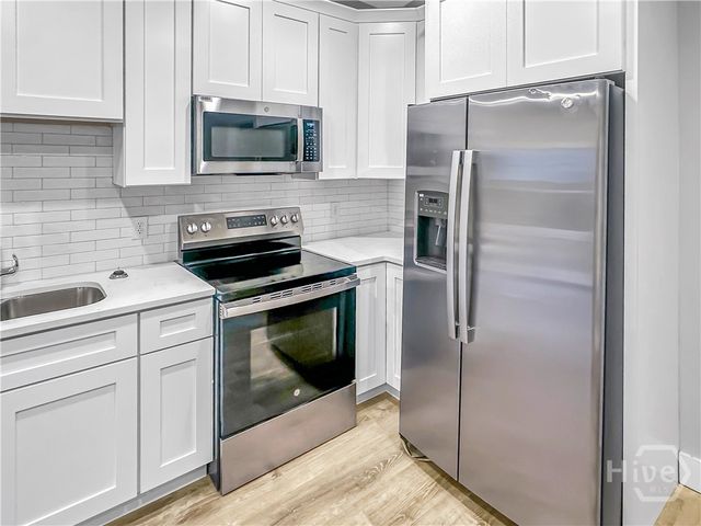 316 W 40th Street E, Savannah, GA 31401
