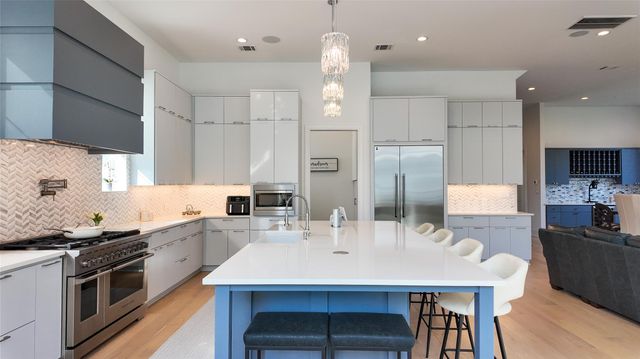 4303 Dorothy Street, Bellaire, TX 77401