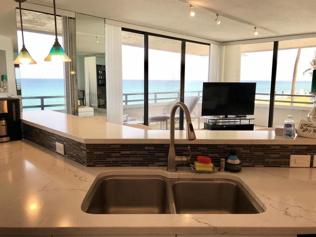 3560 S Ocean Boulevard 301, South Palm Beach, FL 33480