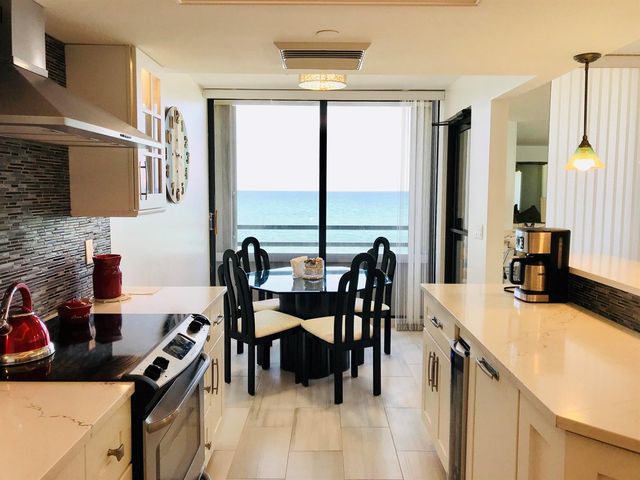 3560 S Ocean Boulevard 301, South Palm Beach, FL 33480