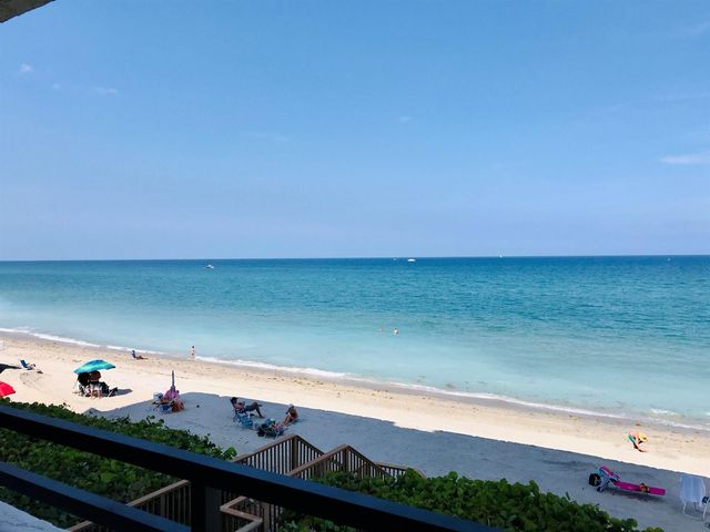 3560 S Ocean Boulevard 301, South Palm Beach, FL 33480