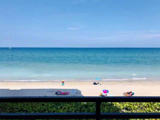 3560 S Ocean Boulevard 301, South Palm Beach, FL 33480