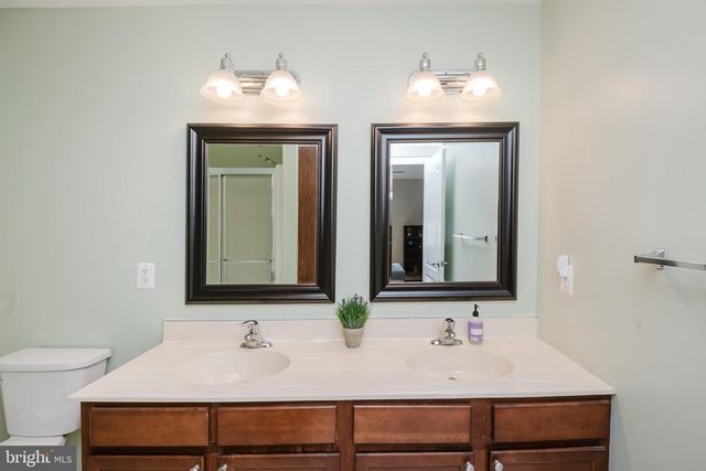 117 OAKRIDGE DR, Mount Royal, NJ 08061