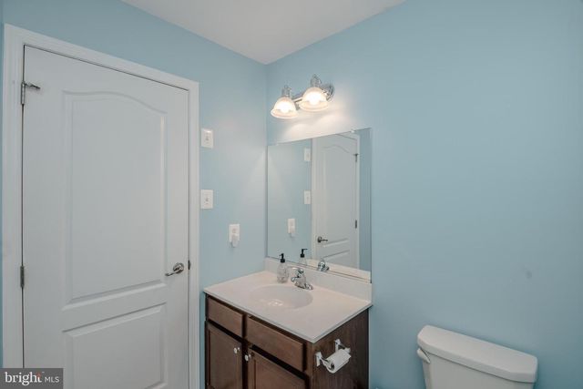 117 OAKRIDGE DR, Mount Royal, NJ 08061