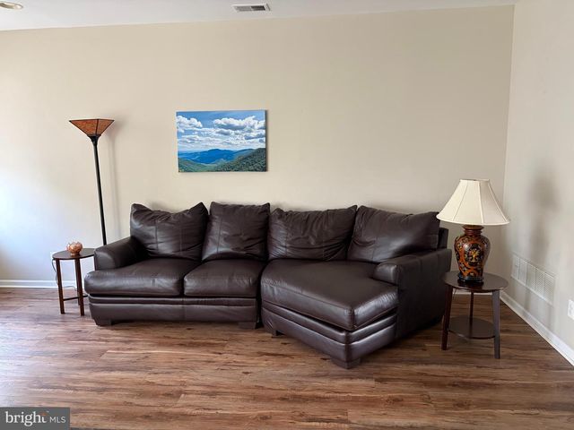 117 OAKRIDGE DR, Mount Royal, NJ 08061