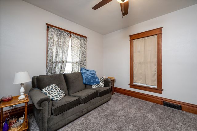 1516 8th Avenue SE, Cedar Rapids, IA 52403