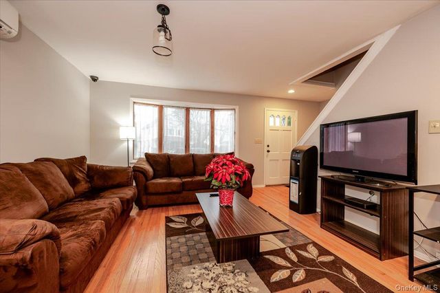 150 Park Avenue, Hicksville, NY 11801