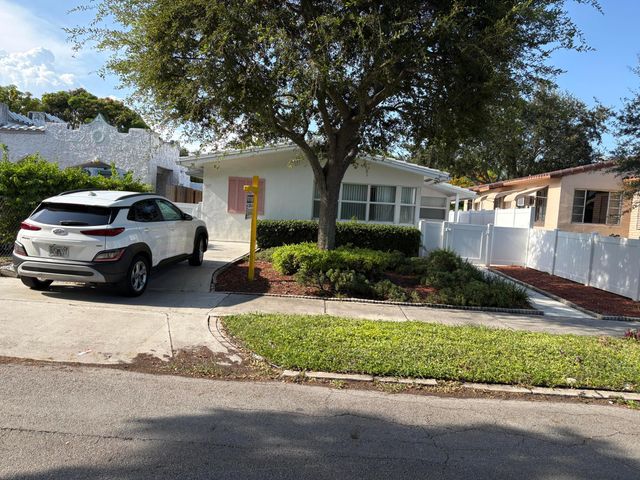 1923 ADAMS Street, Hollywood, FL 33020