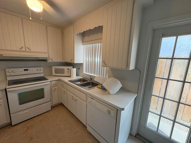 1923 ADAMS Street, Hollywood, FL 33020