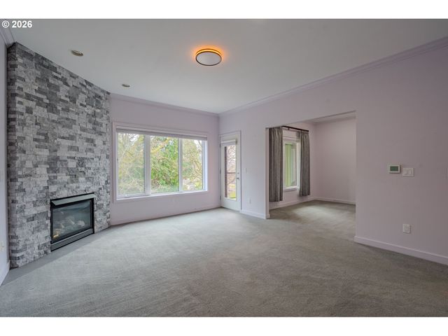 300 W 8TH St 306E, Vancouver, WA 98660