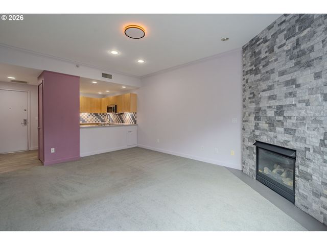 300 W 8TH St 306E, Vancouver, WA 98660