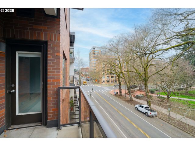 300 W 8TH St 306E, Vancouver, WA 98660