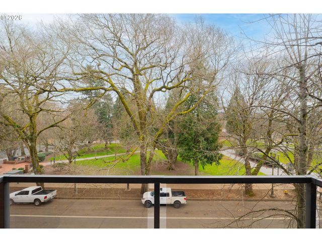 300 W 8TH St 306E, Vancouver, WA 98660