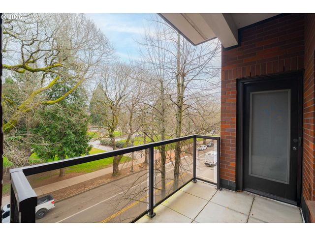 300 W 8TH St 306E, Vancouver, WA 98660