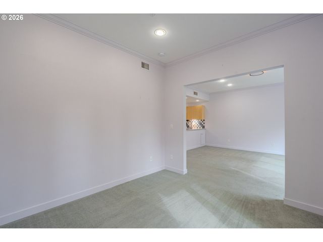 300 W 8TH St 306E, Vancouver, WA 98660