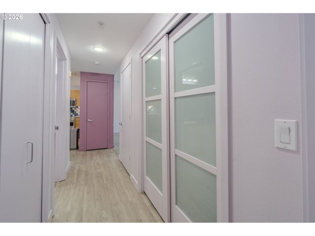 300 W 8TH St 306E, Vancouver, WA 98660