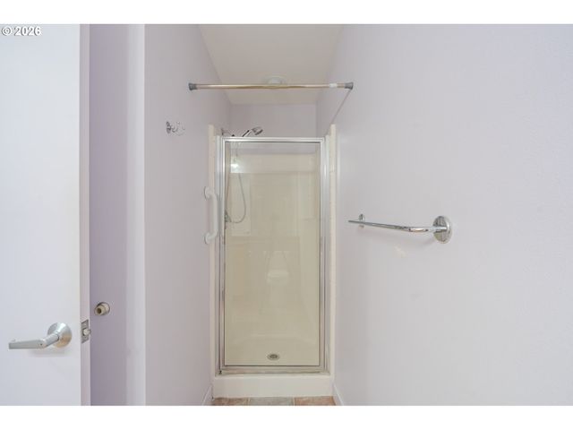 300 W 8TH St 306E, Vancouver, WA 98660