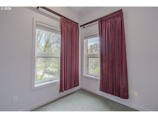 300 W 8TH St 306E, Vancouver, WA 98660