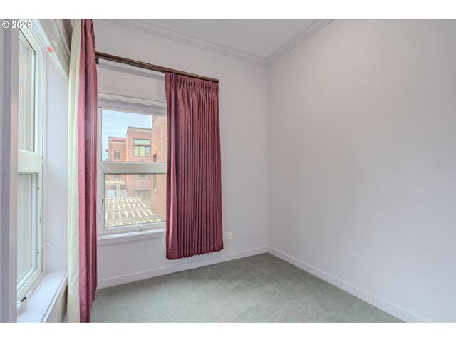 300 W 8TH St 306E, Vancouver, WA 98660