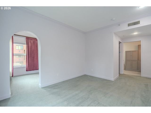 300 W 8TH St 306E, Vancouver, WA 98660