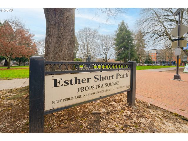 300 W 8TH St 306E, Vancouver, WA 98660