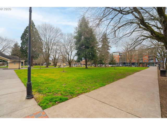 300 W 8TH St 306E, Vancouver, WA 98660