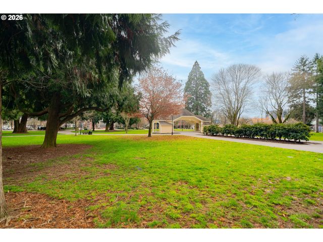 300 W 8TH St 306E, Vancouver, WA 98660
