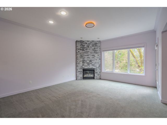 300 W 8TH St 306E, Vancouver, WA 98660