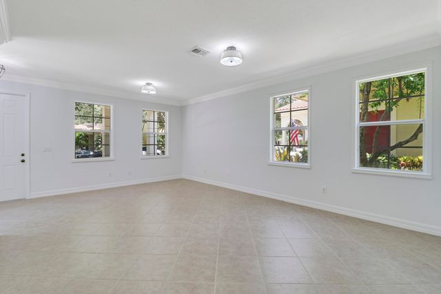 112 Dunmore Drive, Jupiter, FL 33458