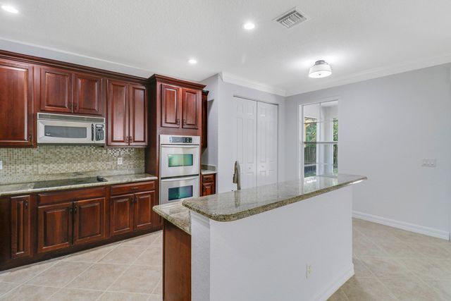 112 Dunmore Drive, Jupiter, FL 33458