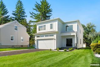 13 Harding Place, Livingston, NJ 07039