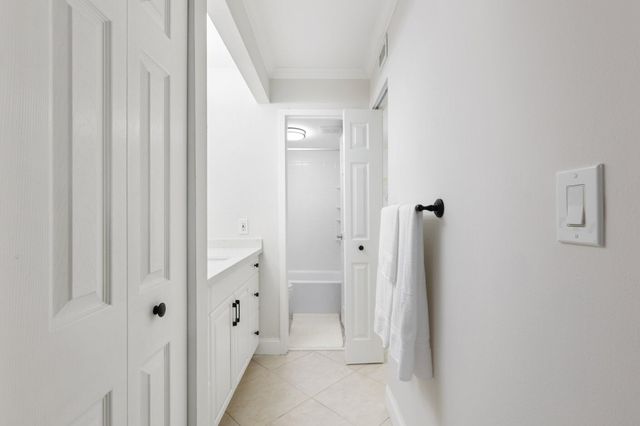 3000 NE 5th Terrace 313-a, Wilton Manors, FL 33334