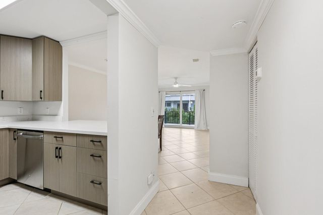3000 NE 5th Terrace 313-a, Wilton Manors, FL 33334